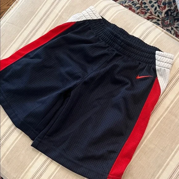 Like new size 2t Nike Black and Red Athletic Shorts Lightweight Breathable - Picture 2 of 6